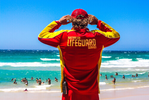 Beach Lifeguard: Best Jobs For 18 Year Olds
