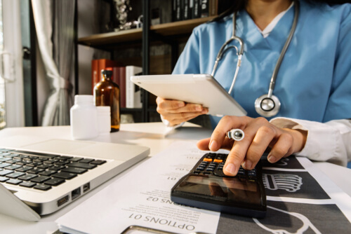Medical Billing Specialist: Jobs That Pay $20 An Hour