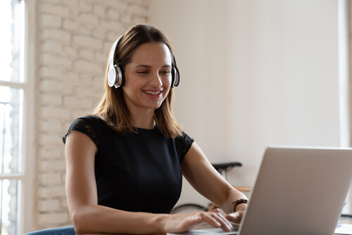 Remote Virtual Assistant: Top Customer Service Jobs From Home