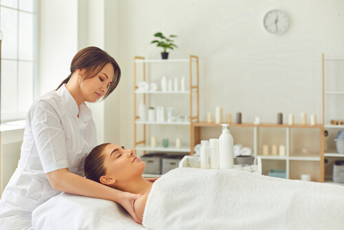 Massage Therapist: Jobs that Pay $40 An Hour